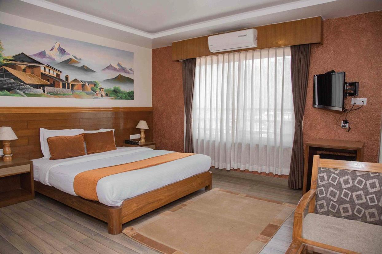 Mount View Pokhara Hotel Buitenkant foto