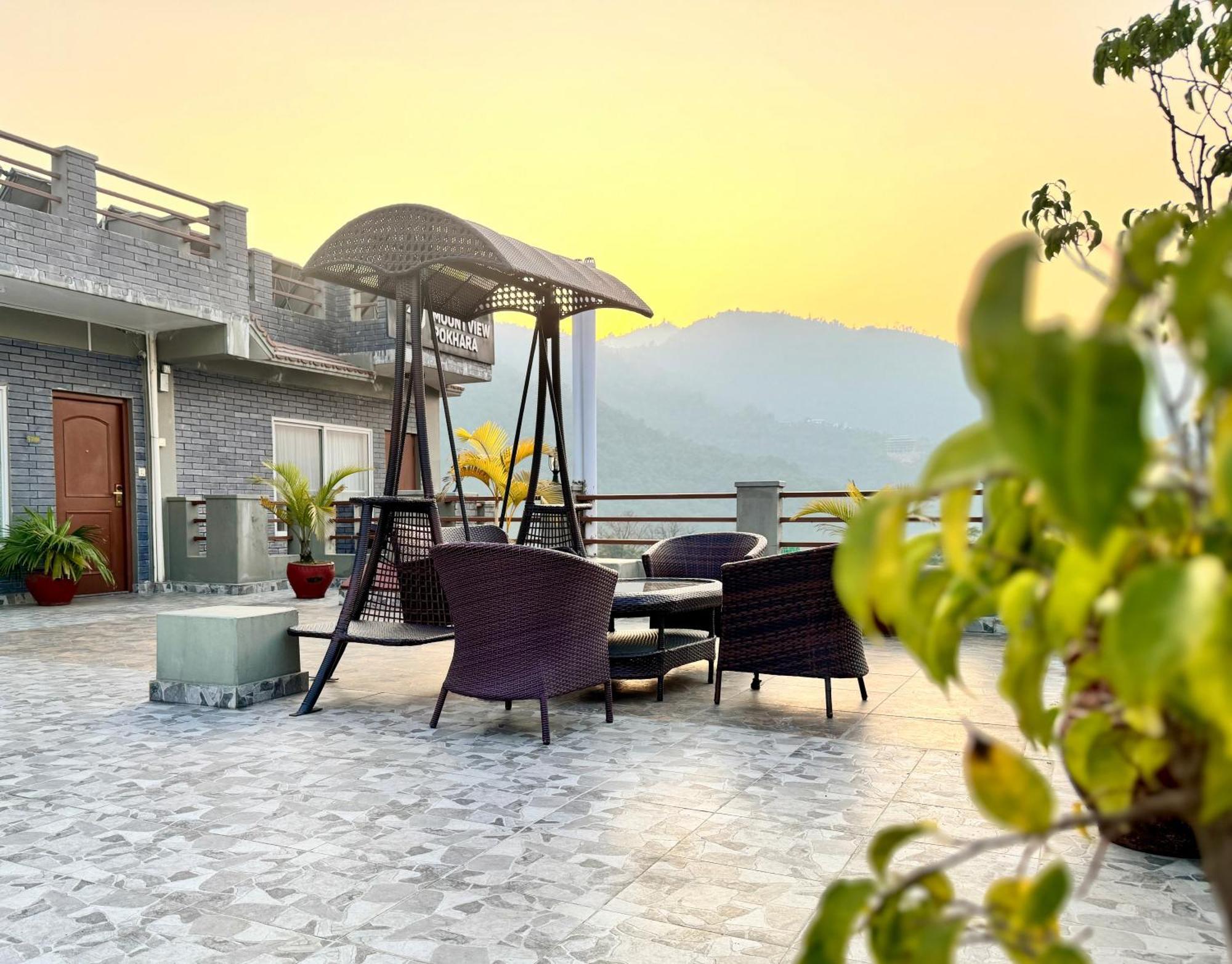 Mount View Pokhara Hotel Buitenkant foto