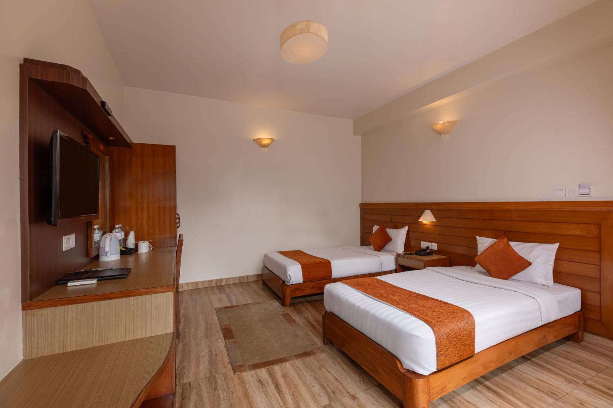 Mount View Pokhara Hotel Buitenkant foto