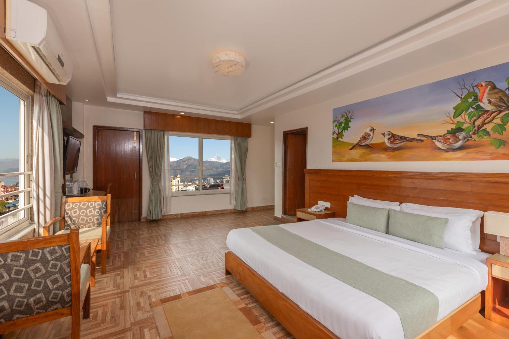 Mount View Pokhara Hotel Buitenkant foto