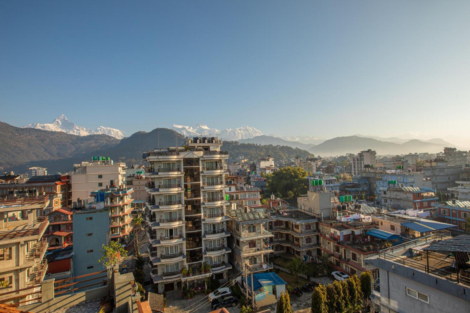 Mount View Pokhara Hotel Buitenkant foto