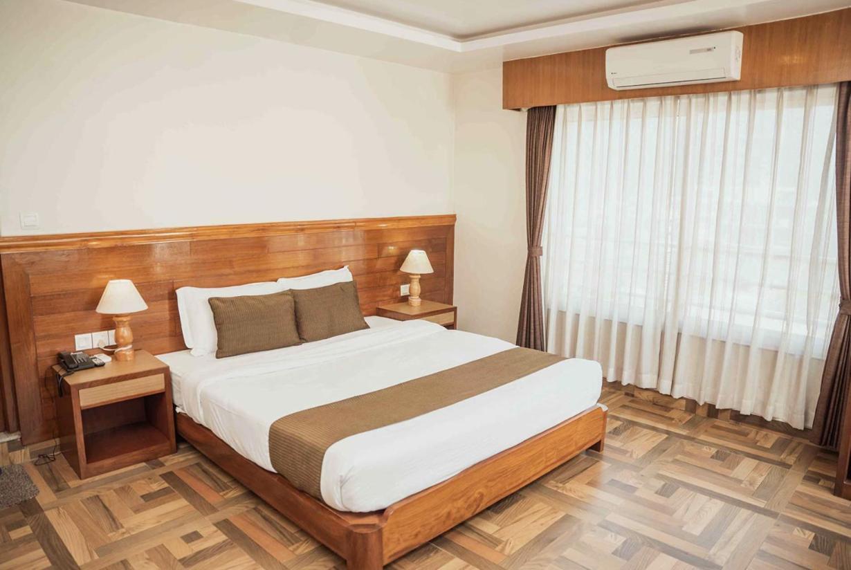 Mount View Pokhara Hotel Buitenkant foto