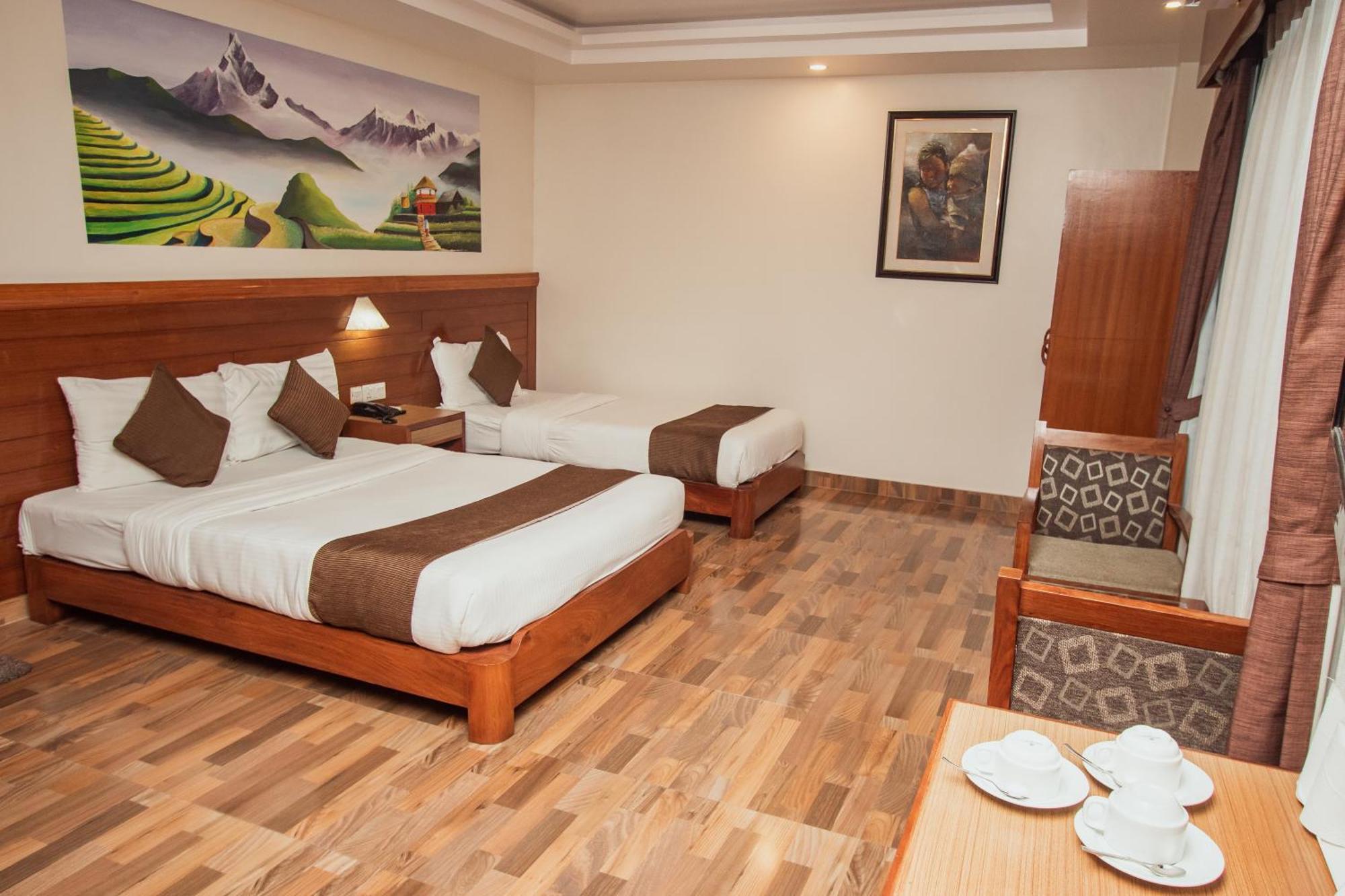 Mount View Pokhara Hotel Buitenkant foto