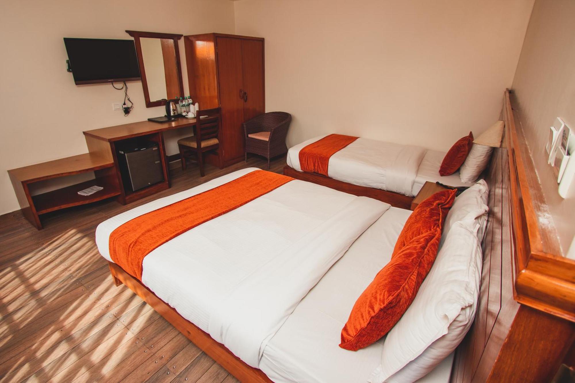 Mount View Pokhara Hotel Buitenkant foto