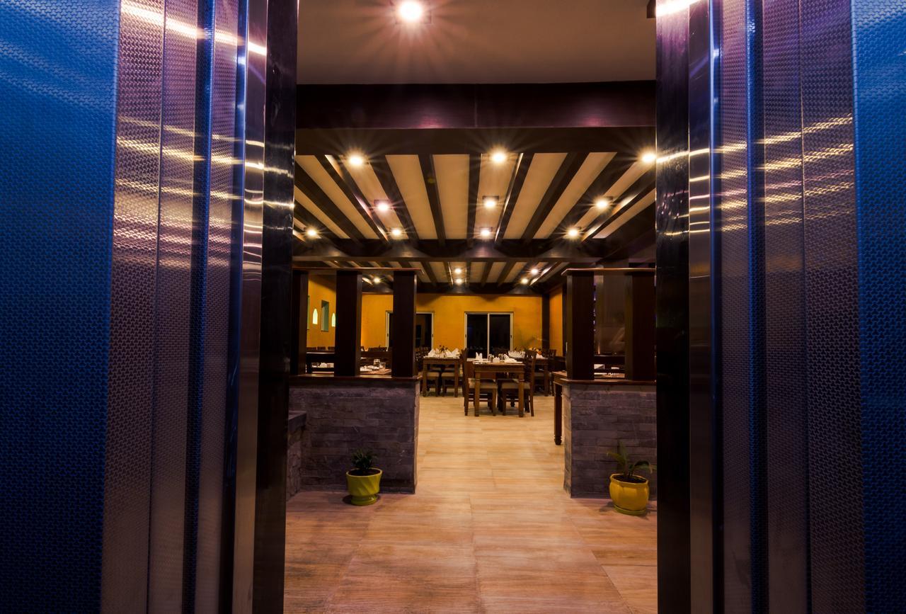 Mount View Pokhara Hotel Buitenkant foto